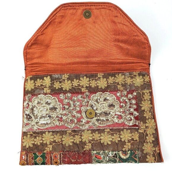 Sequin Patchwork Embroidered Silk Purse Clutch Purse Bag Recycled Fabric India - Picture 11 of 12